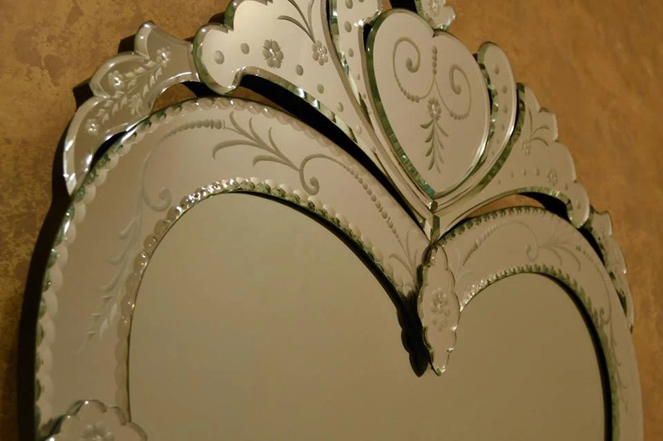 Valentino - Heart Venetian Mirror 6 Valentino - Heart Venetian Mirror - Image 4