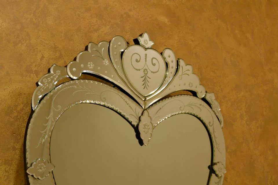 Valentino - Heart Venetian Mirror 4 Valentino - Heart Venetian Mirror - Image 2