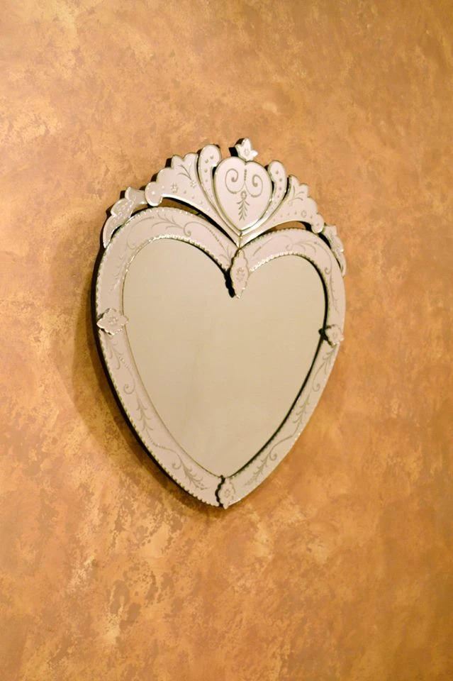 Valentino - Heart Venetian Mirror 5 Valentino - Heart Venetian Mirror - Image 3