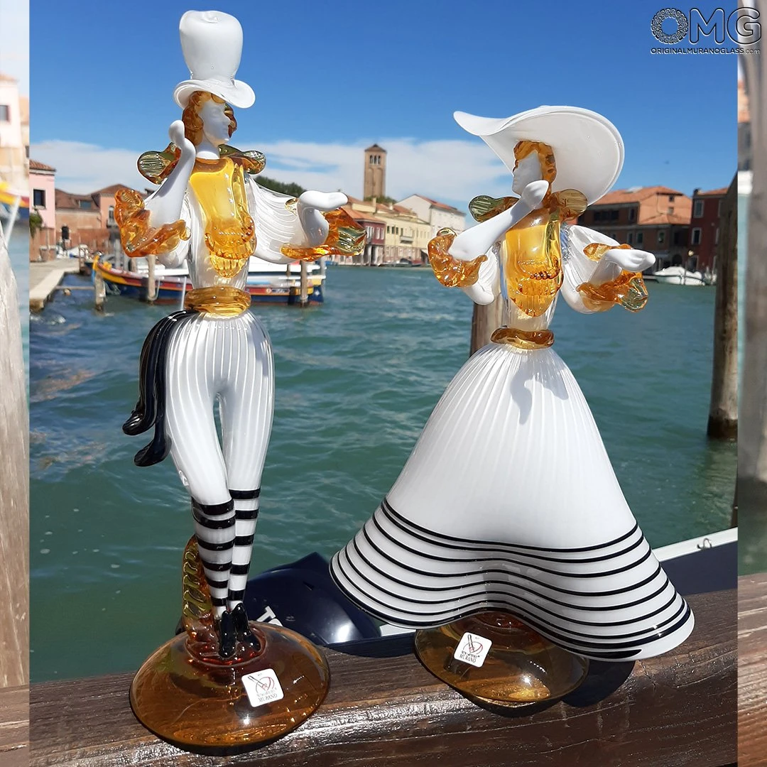 Couple Goldoni Venetian Figurines - White - Original Murano Glass OMG 15 Couple Goldoni Venetian Figurines - White - Original Murano Glass OMG - Image 13