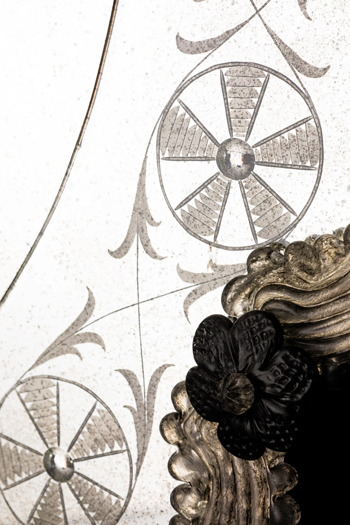 Isidoro - Wall Venetian Mirror - Murano Glass 5 Isidoro - Wall Venetian Mirror - Murano Glass - Image 3