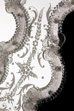 Quirino Crystal - Wall Venetian Mirror - Murano Glass 7 Quirino Crystal - Wall Venetian Mirror - Murano Glass -Life Store quirino crystal mirror original murano glass 3