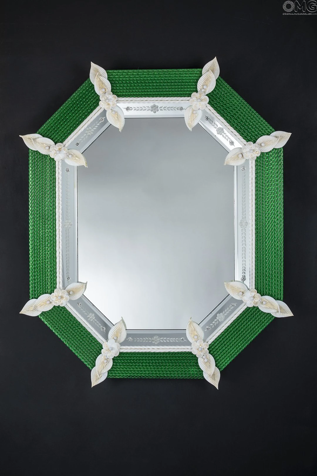 Herba - Green - Wall Venetian Mirror - Murano Glass 4 Herba - Green - Wall Venetian Mirror - Murano Glass - Image 2