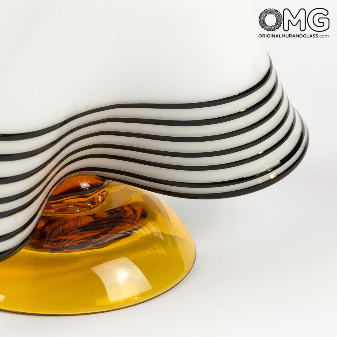 Couple Goldoni Venetian Figurines - White - Original Murano Glass OMG 10 Couple Goldoni Venetian Figurines - White - Original Murano Glass OMG - Image 8